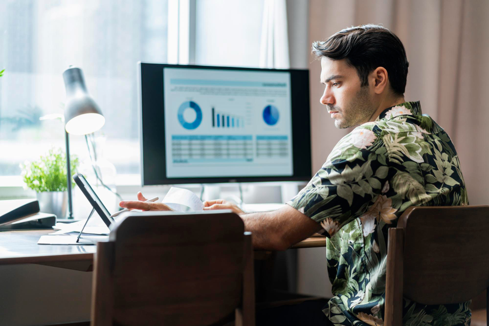 hidden cost - spend on software per employee in 2025